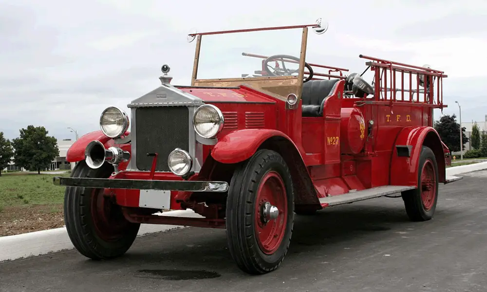 The History of Fire Engines: From Primitive Pumps to Advanced
